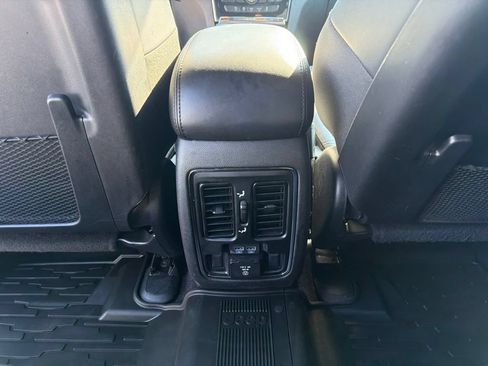 Used 2021 Jeep Grand Cherokee Limited AWD/4WD image 19