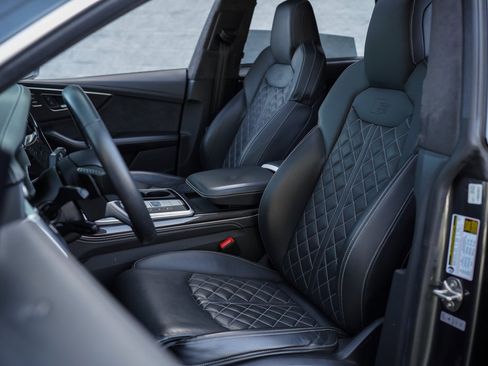 Used 2021 Audi SQ8 Prestige w/ Prestige Package image 23