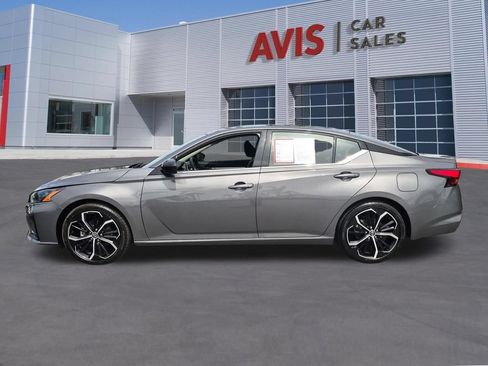 Used 2025 Nissan Altima 2.5 SR FWD image 10