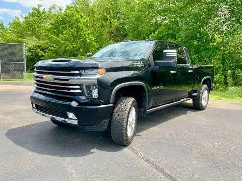 Used 2023 Chevrolet Silverado 2500 High Country w/ Z71 Off-Road Package AWD/4WD image 11