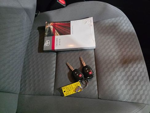 Used 2023 Toyota Tacoma SR image 9