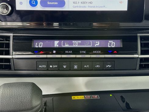 Certified 2025 Toyota Sienna LE FWD image 15