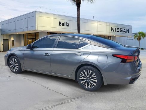 Used 2023 Nissan Altima 2.5 SV w/ SV Premium Package FWD image 3