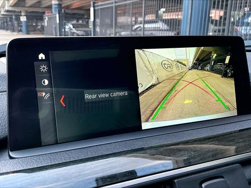 Used 2018 BMW 330e image 26