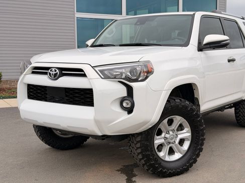 Used 2023 Toyota 4Runner SR5 Premium w/ Moonroof Package AWD/4WD image 5