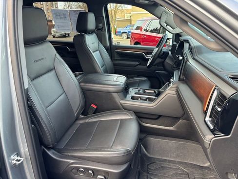 Used 2024 GMC Sierra 3500 Denali w/ Technology Package image 13