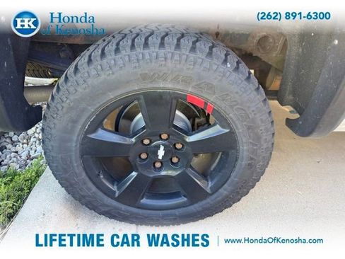 Used 2017 Chevrolet Silverado 1500 LTZ Z71 w/ Redline Edition AWD/4WD image 3
