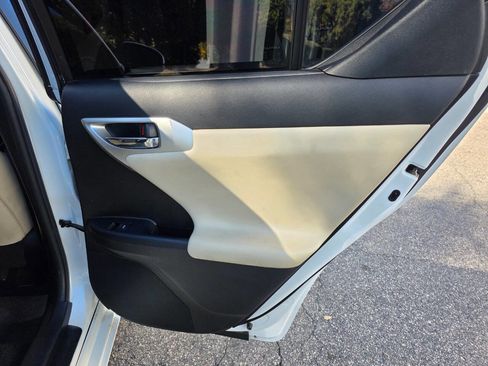 Used 2012 Lexus CT 200h Premium image 27