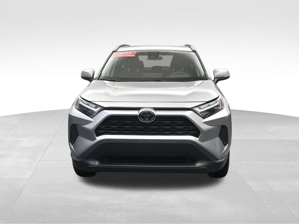 Used 2025 Toyota RAV4 XLE FWD image 8