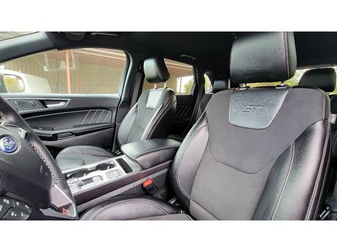 Used 2024 Ford Edge ST image 12
