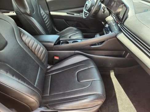 Used 2024 Hyundai Elantra Limited FWD image 13