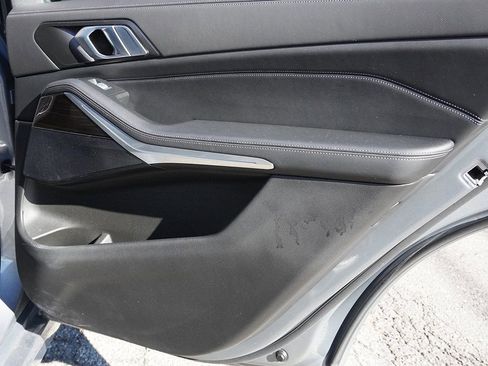 Used 2023 BMW X7 xDrive40i w/ Parking Assistance Package image 28