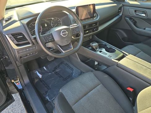 Used 2025 Nissan Rogue SV FWD image 21