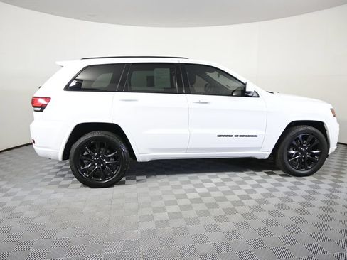Used 2021 Jeep Grand Cherokee Laredo X AWD/4WD image 7