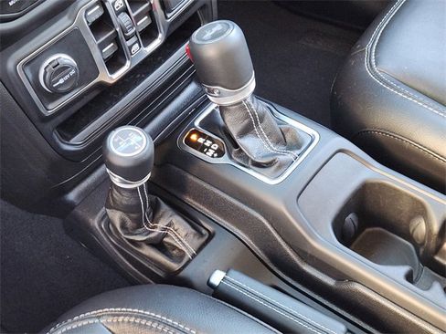 Used 2023 Jeep Wrangler Unlimited Sahara w/ Cold Weather Group image 19