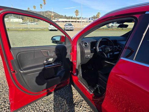 Used 2021 Mercedes-Benz GLA 250 4MATIC image 21