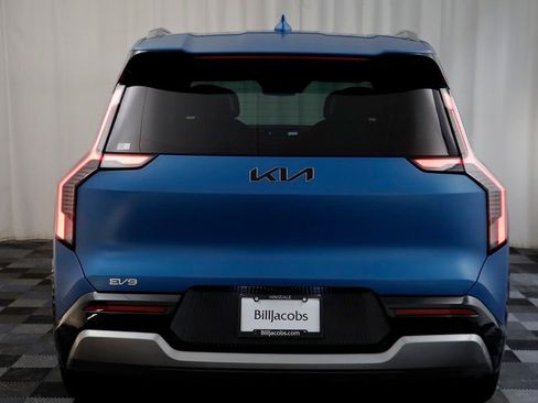 Used 2024 Kia EV9 Land image 19