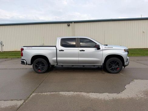 Used 2021 Chevrolet Silverado 1500 RST w/ Redline Edition AWD/4WD image 2
