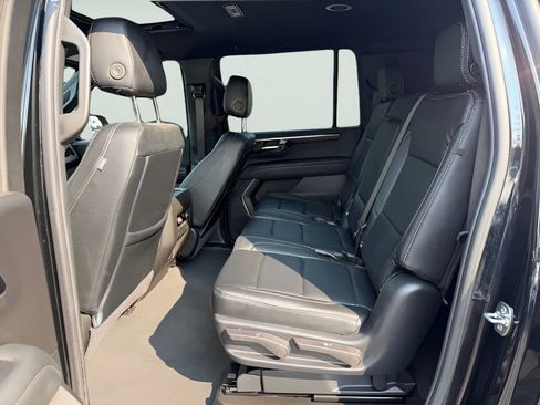 Used 2025 Chevrolet Suburban LS AWD/4WD image 30