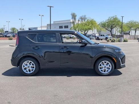 Certified 2025 Kia Soul S FWD image 6