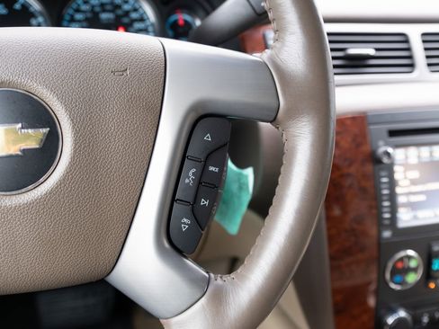 Used 2014 Chevrolet Tahoe LTZ image 7