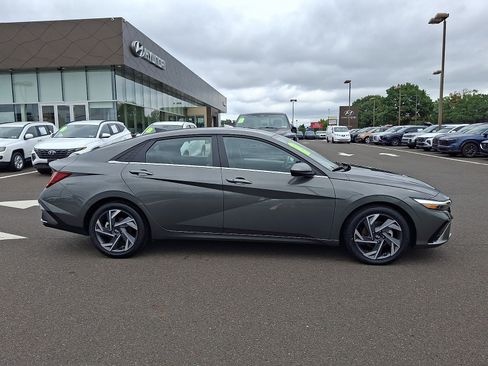 Certified 2025 Hyundai Elantra SEL FWD image 7