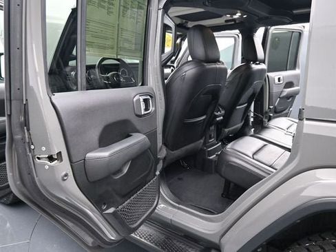 Used 2021 Jeep Wrangler Unlimited Sahara AWD/4WD image 14