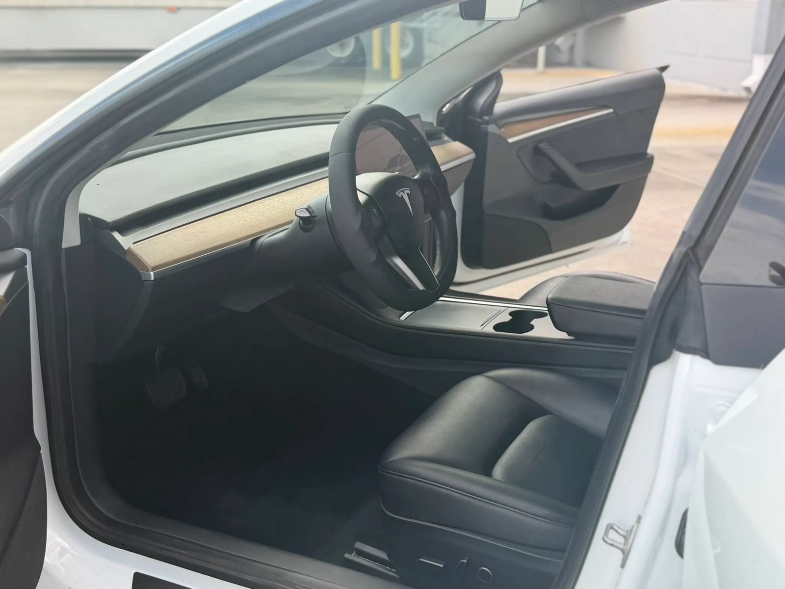 Used 2023 Tesla Model 3 Standard Range RWD image 15