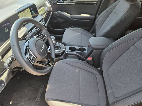 New 2026 Kia Seltos S FWD image 9