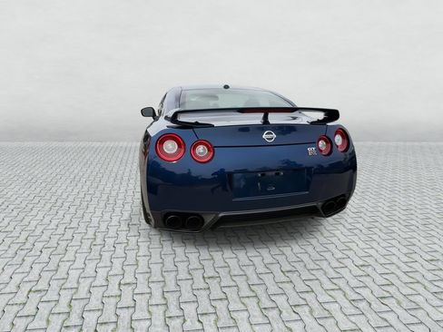 Used 2015 Nissan GT-R Premium AWD/4WD image 7