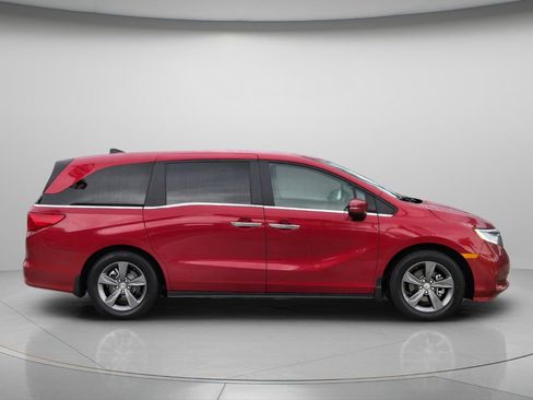 Used 2024 Honda Odyssey EX image 3