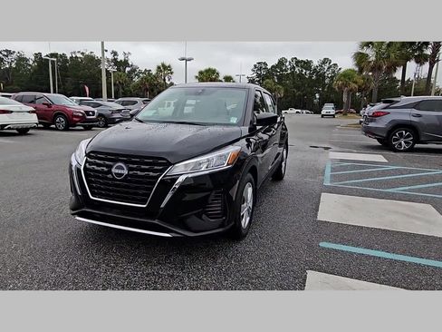 New 2025 Nissan Kicks Play S image 21