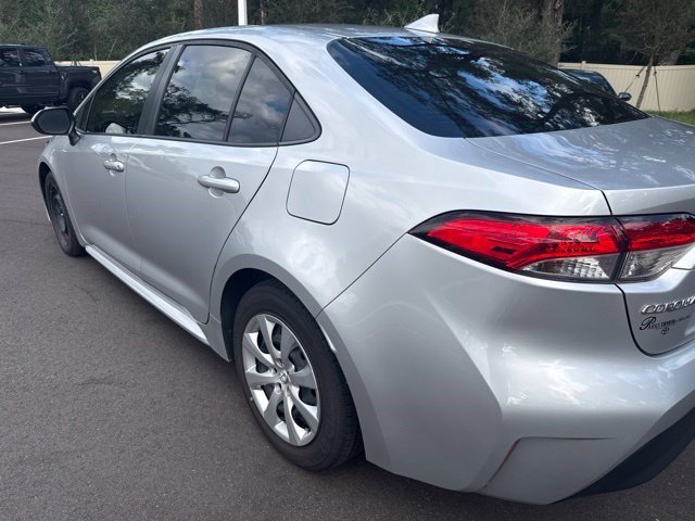 Used 2024 Toyota Corolla LE FWD image 2