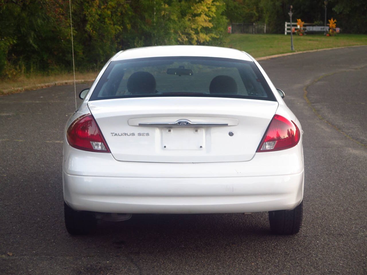 Used 2003 Ford Taurus SES FWD image 27