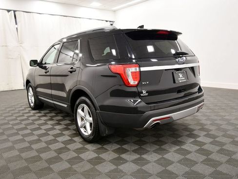 Used 2017 Ford Explorer XLT w/ Equipment Group 202A AWD/4WD image 5