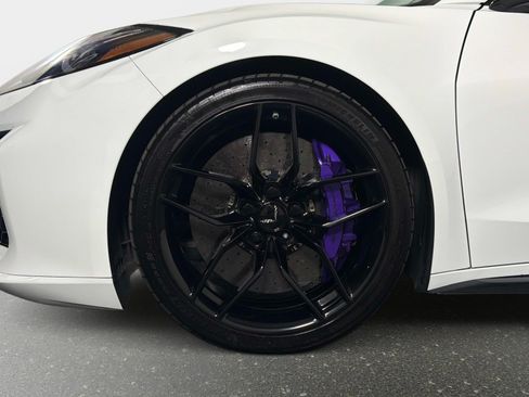 Used 2025 Chevrolet Corvette Z06 RWD image 12