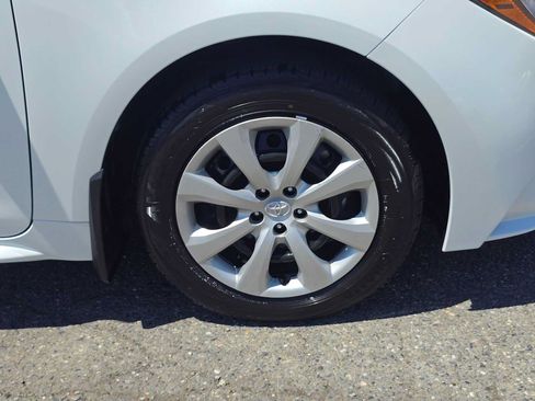 Certified 2026 Toyota Corolla LE FWD image 9