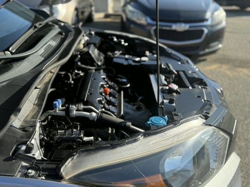 Used 2018 Honda HR-V LX image 28