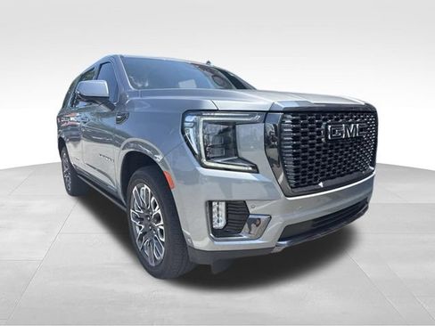 Used 2023 GMC Yukon Denali Ultimate AWD/4WD image 3