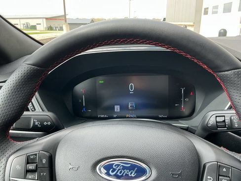 Used 2025 Ford Escape ST-Line Select w/ Tech Pack #1 AWD/4WD image 11