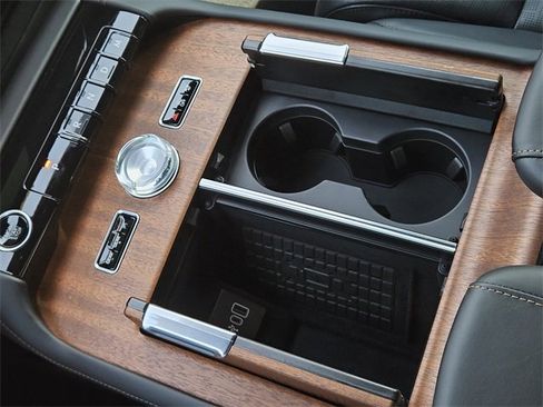 New 2025 Lincoln Navigator Black Label image 19