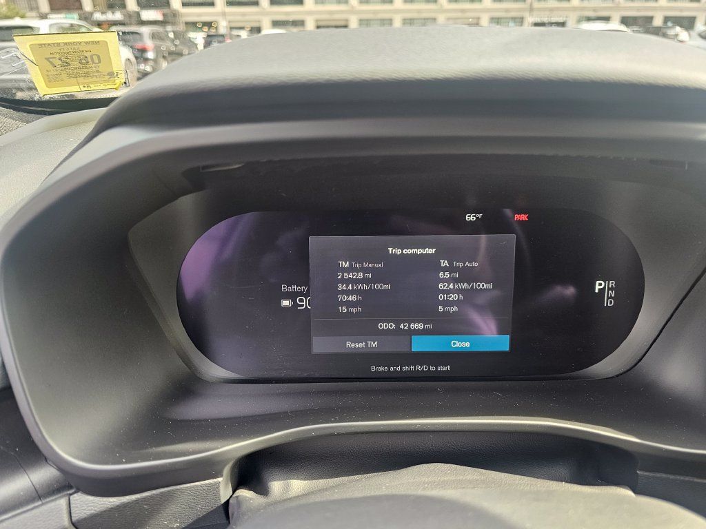 Certified 2023 Volvo XC40 Recharge Ultimate AWD/4WD image 19