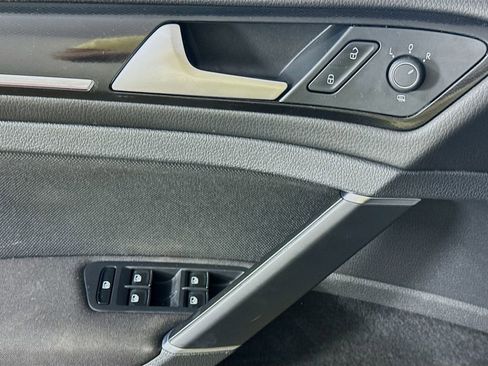 Used 2017 Volkswagen GTI Sport FWD image 20