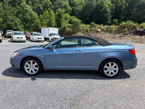 Used 2011 Chrysler 200 Touring FWD image 11