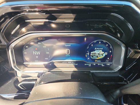 Used 2025 Chevrolet Silverado 2500 ZR2 w/ Technology Package image 30