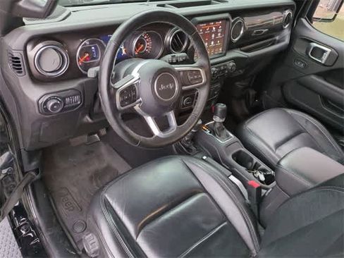 Used 2019 Jeep Wrangler Unlimited Sahara image 10