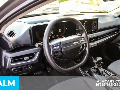 Used 2025 Kia K4 LXS image 29