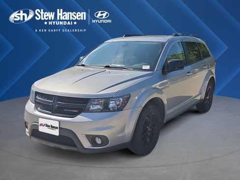 Used 2019 Dodge Journey SE w/ Premium Group FWD image 1