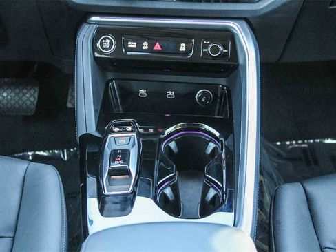 Used 2025 Audi Q5 Premium w/ Convenience Package image 14