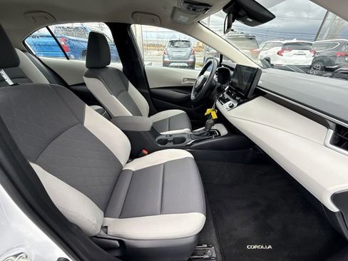 Used 2023 Toyota Corolla LE image 25